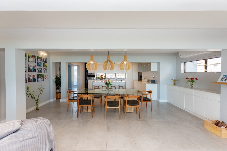 7 Bedroom Property for Sale in Calypso Beach Western Cape